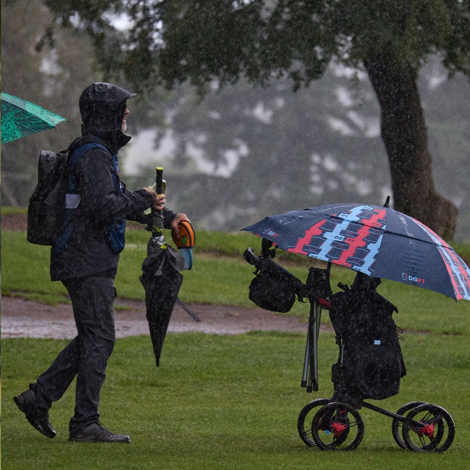 Pound’s Guide to the Best Disc Golf Bag Accessories