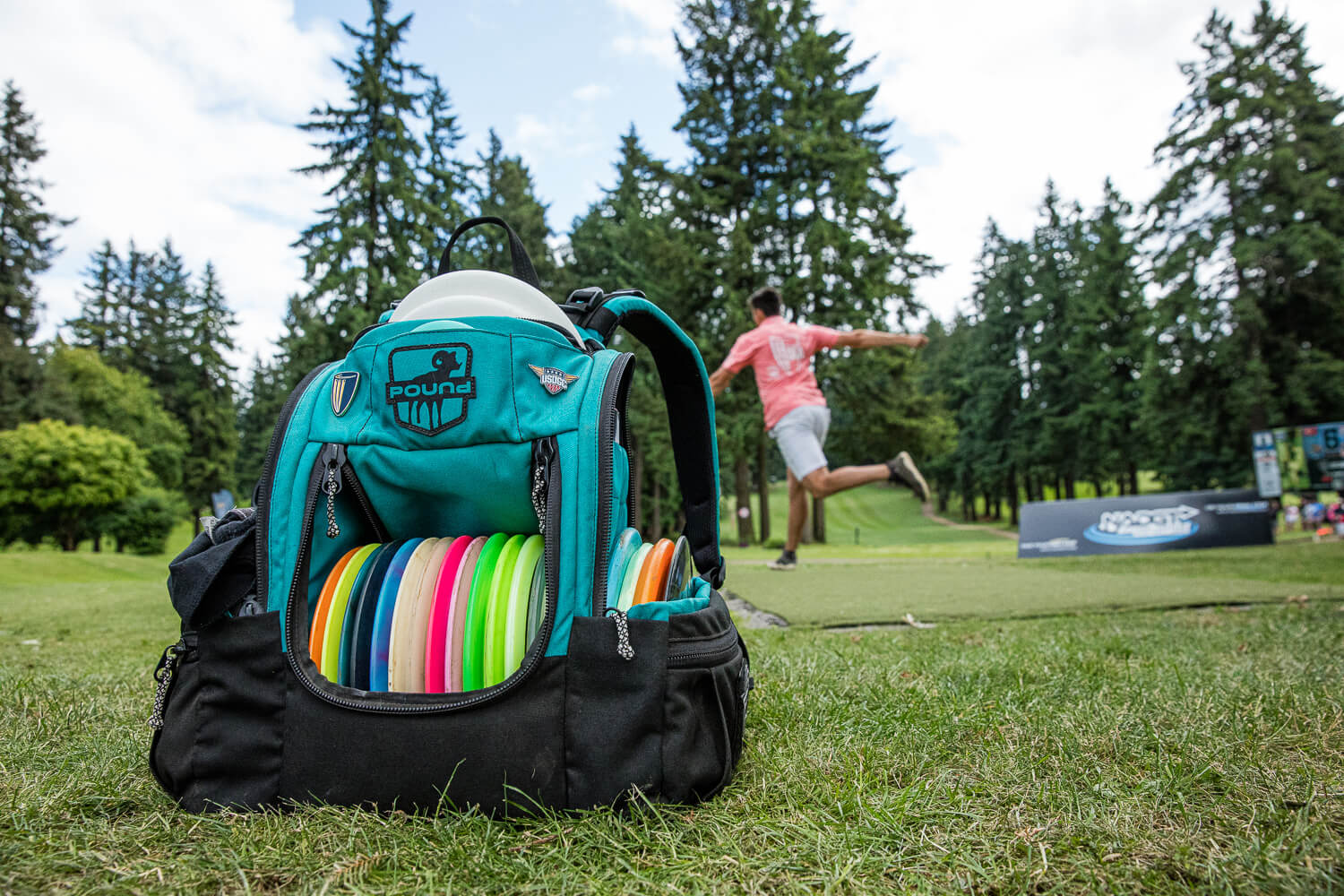 Top 6 Things to Consider when Buying a Disc Golf Bag